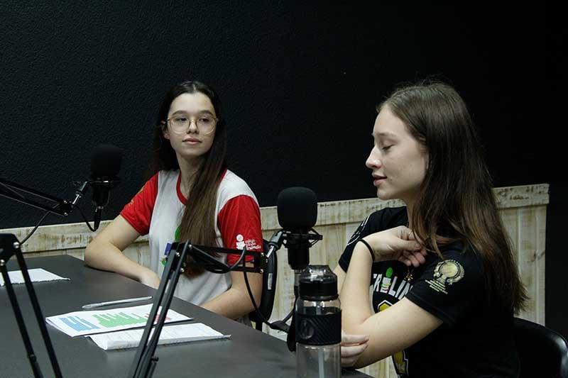 TRITALK - Podcast Estudantil  / Colégio Trilíngue Inovação